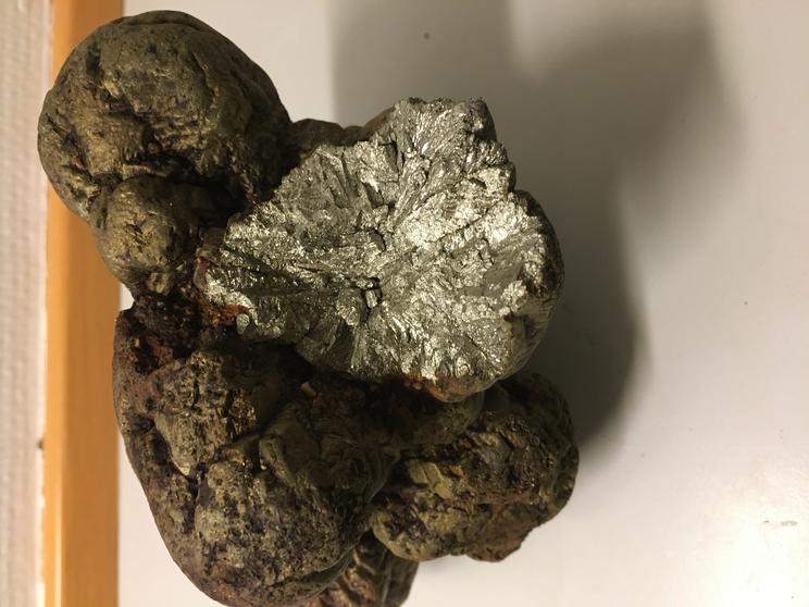 Billede af mineralet pyrit