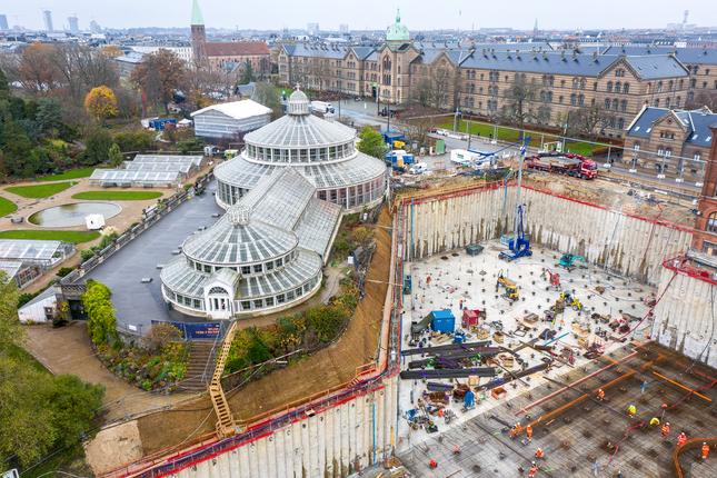 Byggepladsen ved siden af Palmehuset